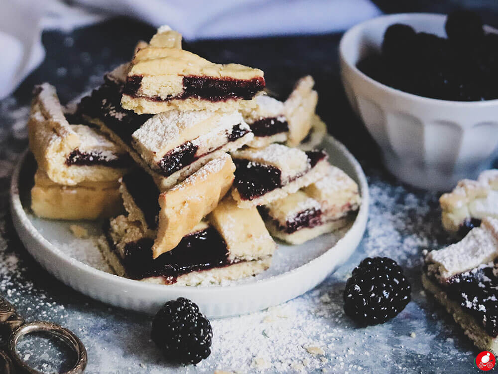 La Mozzarella In Carrozza - Crostata vegan alla marmellata di more